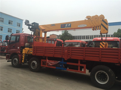 市場上常用隨車吊品牌與平板車應用概述